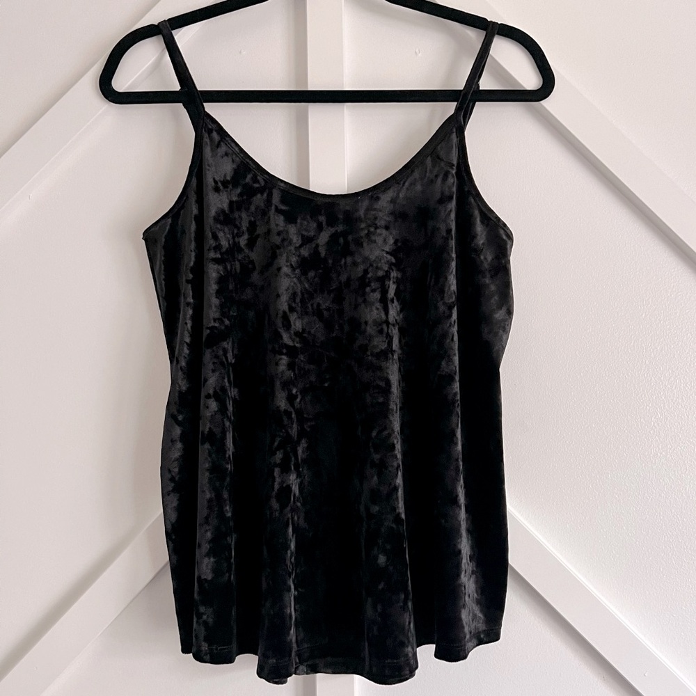 Apt 9 Black Velvet Speghetti Strap Flowy Top. Size small